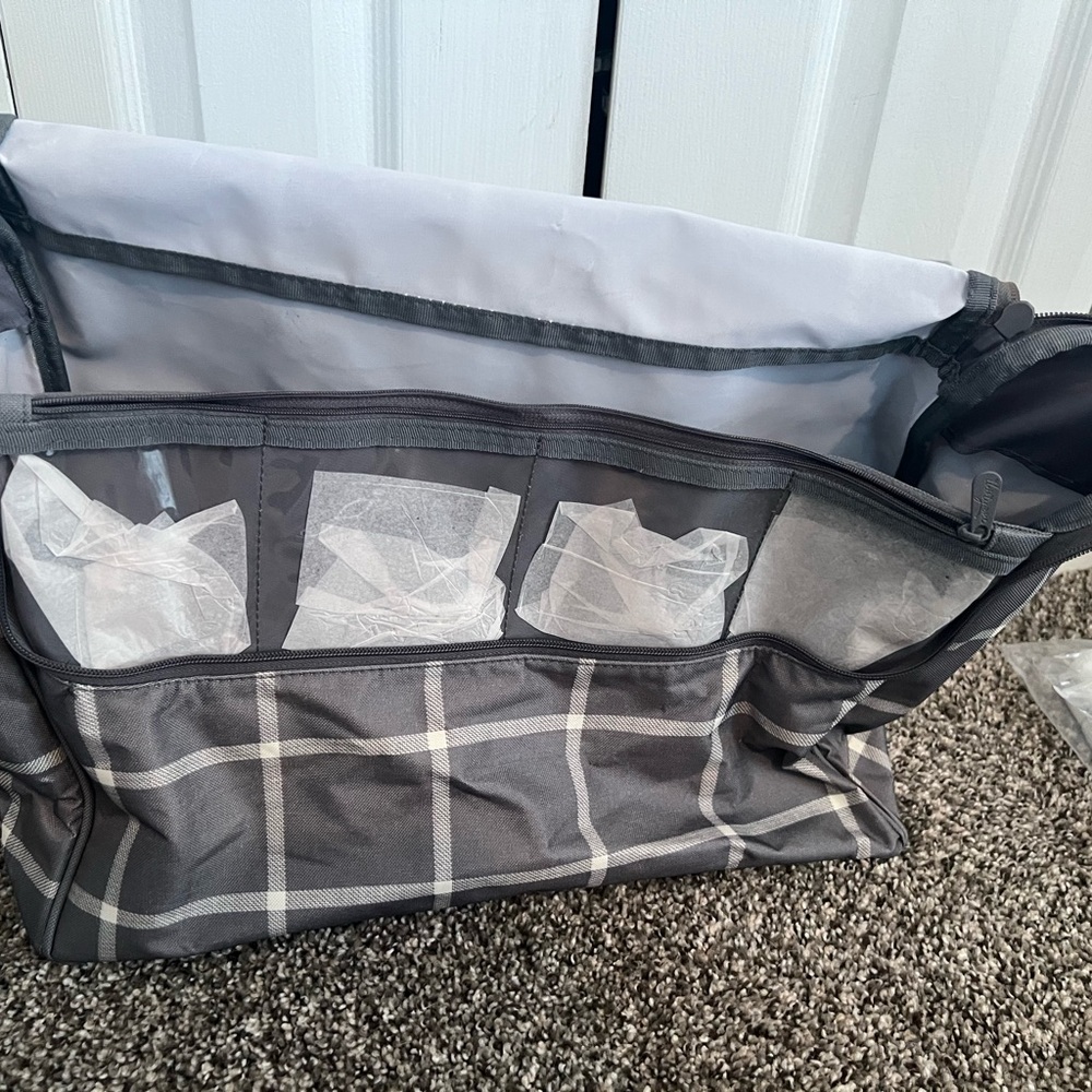 Gray Checkered Essential Organization Bag - image 4
